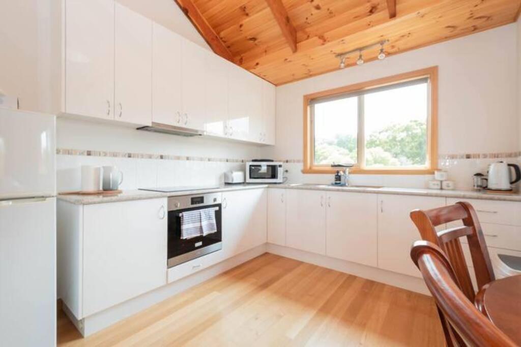 Private 2 Bedroom Cabin Retreat Legana Экстерьер фото